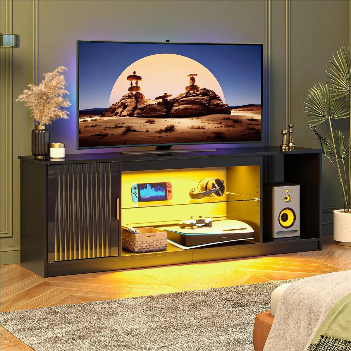 Bestier Meuble TV 165 cm avec Étagères en Verre Ajustables et Support pour Consoles, Noir Brillant