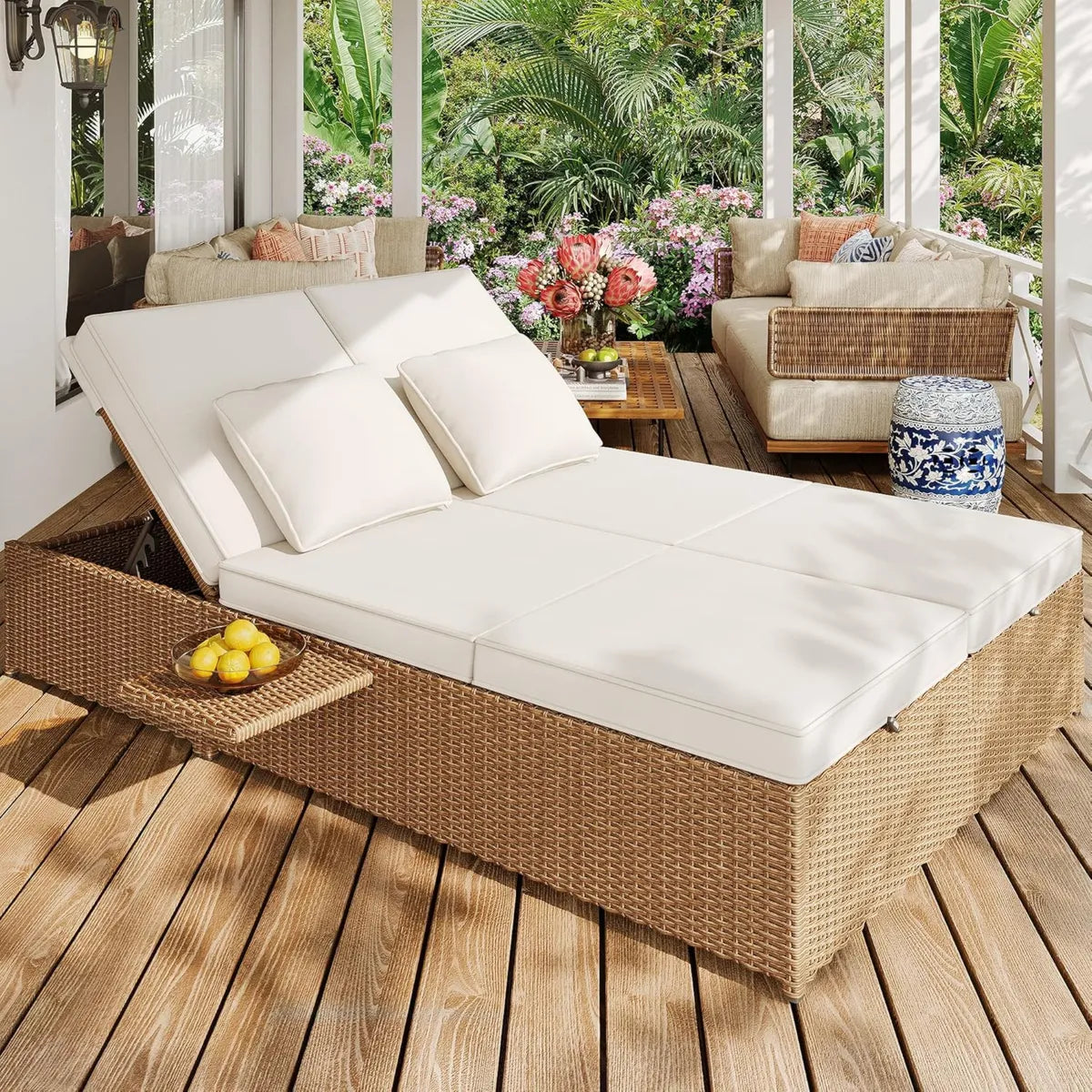 Chaise Longue Double Pliable en Rotin Blanc avec Coussins Épais, Dossier Réglable et Résistant aux Intempéries