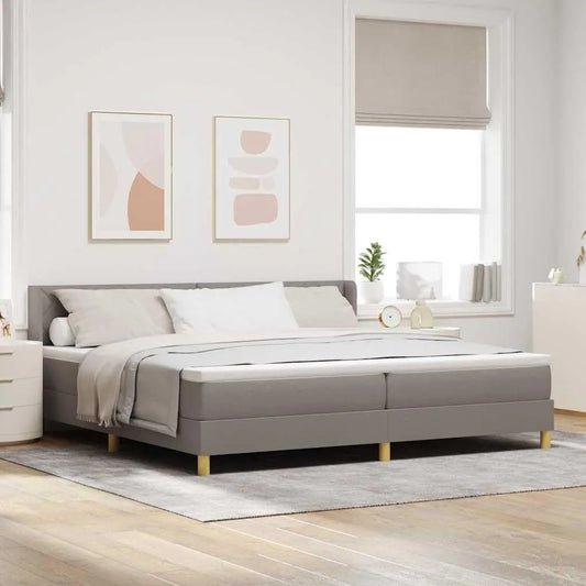 Lit boxspring moderne 200x200 cm en tissu taupe avec matelas et tête de lit réglable