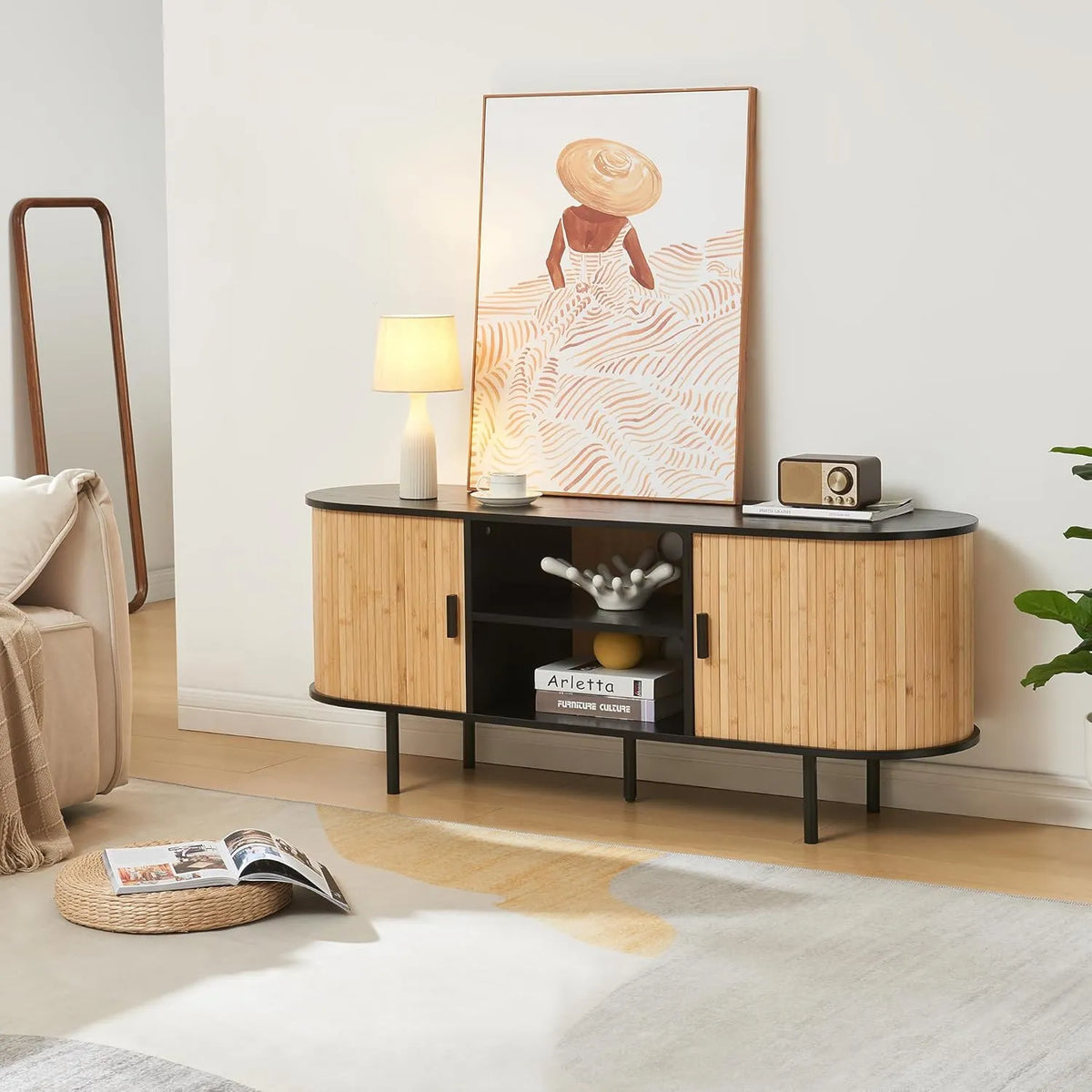 Meuble TV Scandinave Moderne avec Compartiments Coulissants et Passe-Câbles en Bois et Métal