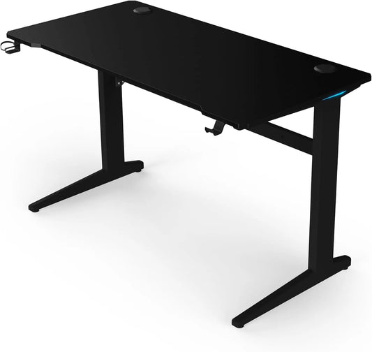 Bureau de Jeu MARCEL OLSEN Core 140 avec LED, Support d'Écouteurs et Porte-Gobelet, Finition en Fibre de Carbone Noir