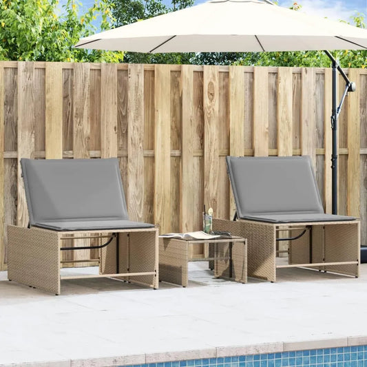 Ensemble de 2 chaises longues beige en rotin avec table - Dossier ajustable - Résistant UV - Coussins inclus - Idéal pour jardin, piscine, terrasse