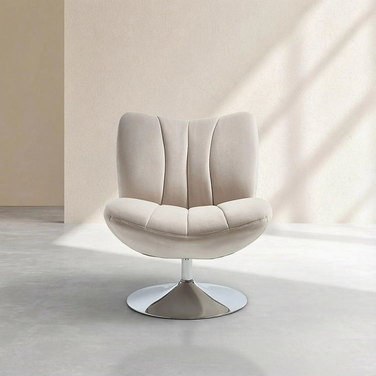 Fauteuil Pivotant Matelassé en Tissu Crème et Métal Chromé - Modèle Andrew